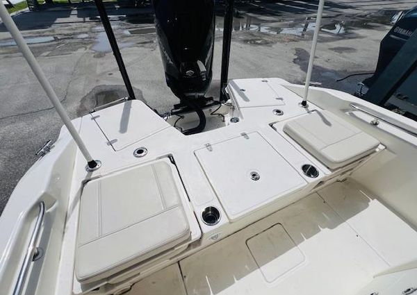 Boston Whaler 250 Dauntless image