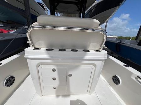 Boston Whaler 250 Dauntless image