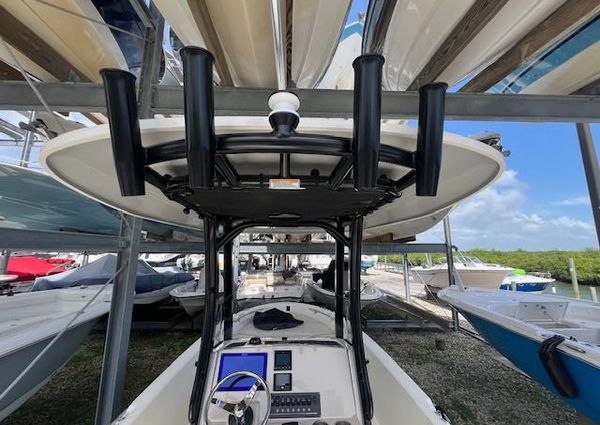 Boston Whaler 250 Dauntless image