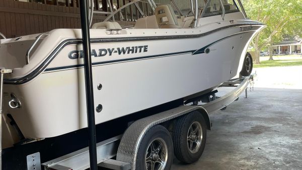 Grady-White 255 