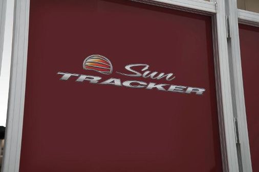 Sun-tracker PARTY-BARGE-20-DLX image