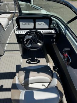 Crownline 240-SS image