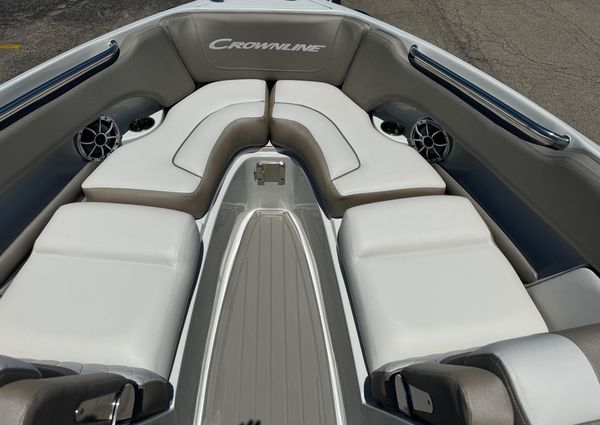 Crownline 240-SS image