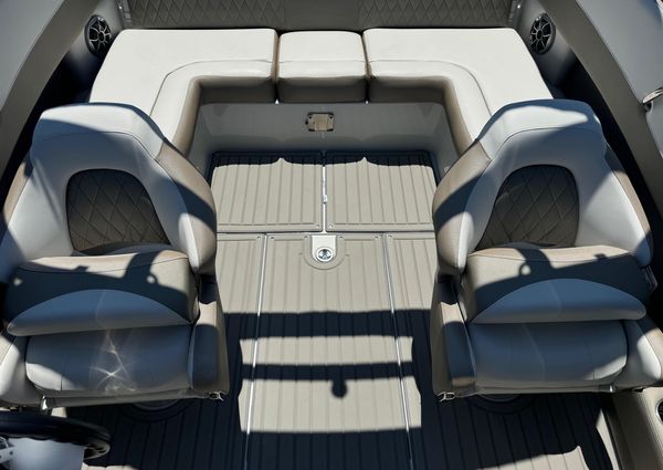 Crownline 240-SS image