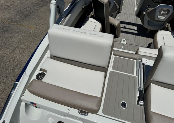 Crownline 240-SS image