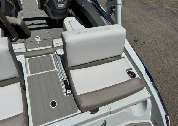 Crownline 240-SS image