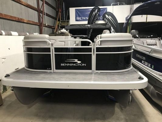 Bennington 22 SVSR - main image