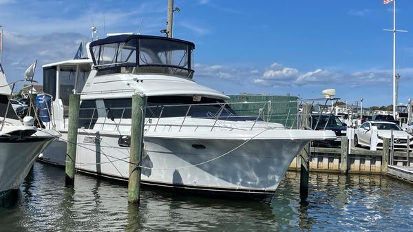 Carver 440 Aft Cabin Motor Yacht