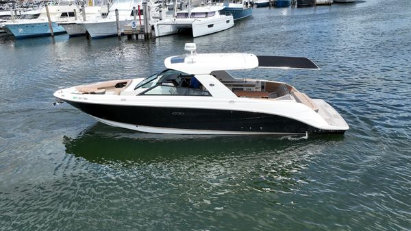 Sea Ray SLX 400 