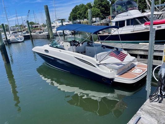 Sea Ray 280 Sundeck - main image