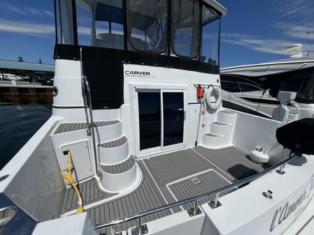 Carver 444 Cockpit Motor Yacht image