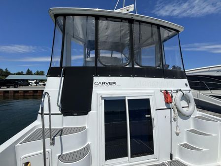 Carver 444 Cockpit Motor Yacht image