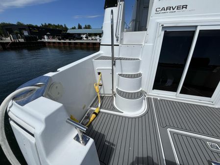 Carver 444 Cockpit Motor Yacht image