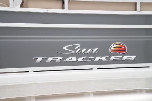 Sun-tracker PARTY-BARGE-22-DLX image