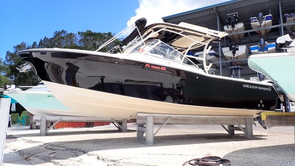Grady-White Freedom 275
