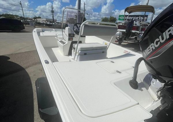 Mako PRO-SKIFF-17-CC image