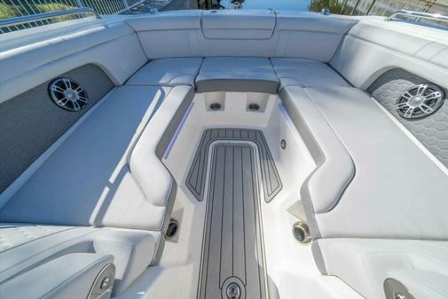 Sea Ray 29' image