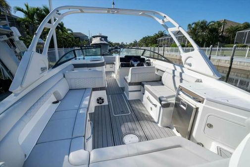 Sea Ray 29' image