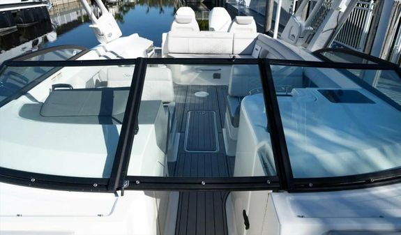 Sea Ray 29' image