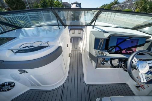 Sea Ray 29' image