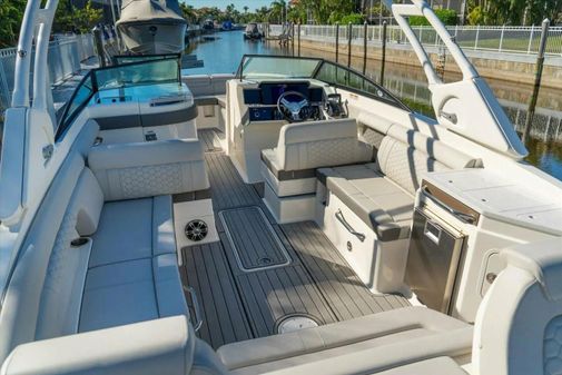 Sea Ray 29' image