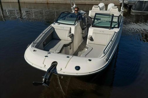 Sea Ray 29' image