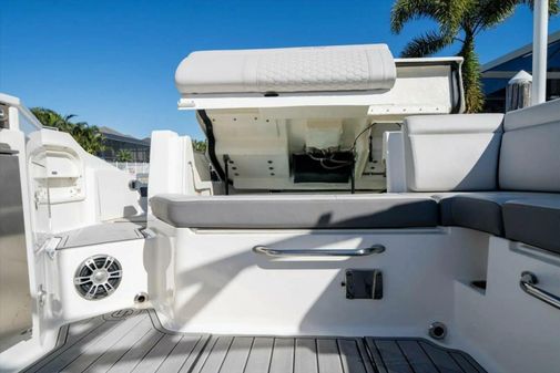 Sea Ray 29' image