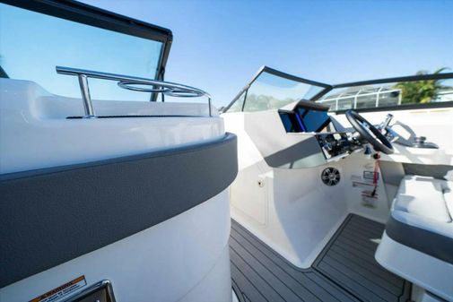 Sea Ray 29' image