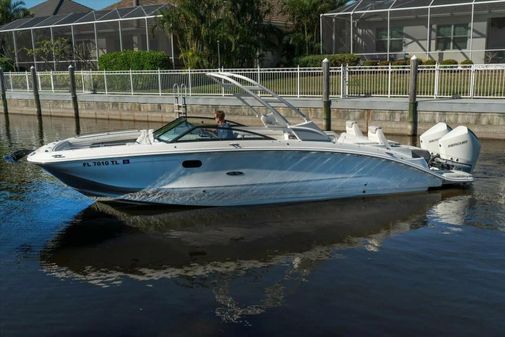 Sea Ray 29' image