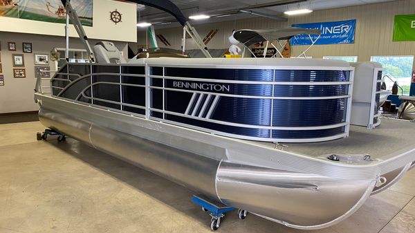 Bennington 22 LSB