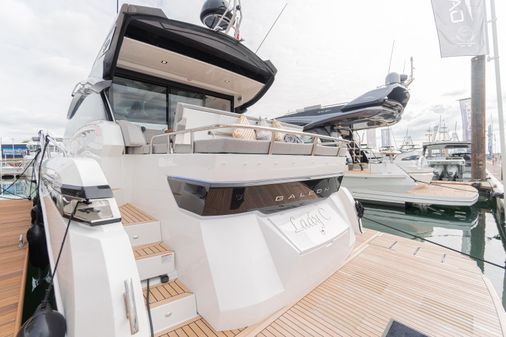 Galeon 485 HTS image