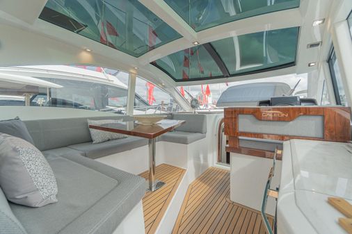 Galeon 485 HTS image