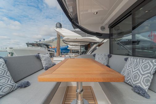 Galeon 485 HTS image