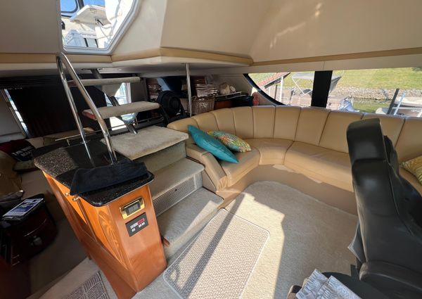 Carver 530 Voyager Pilothouse image