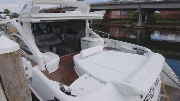 Azimut 62S image