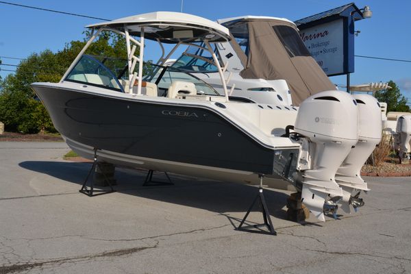 Cobia 280 Dual Console - main image