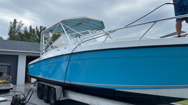 Contender 35 Express