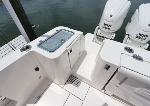 Robalo R360 image