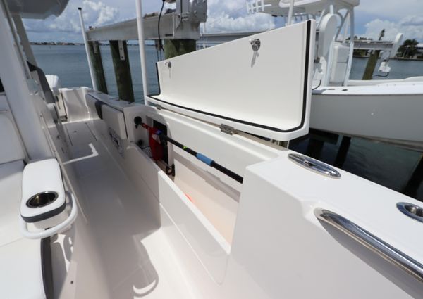 Robalo R360 image