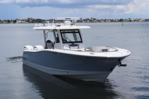 Robalo R360 image