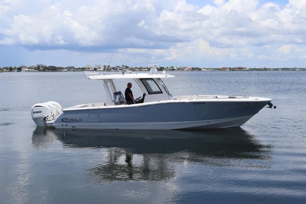 Robalo R360 - main image