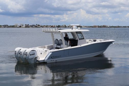 Robalo R360 image