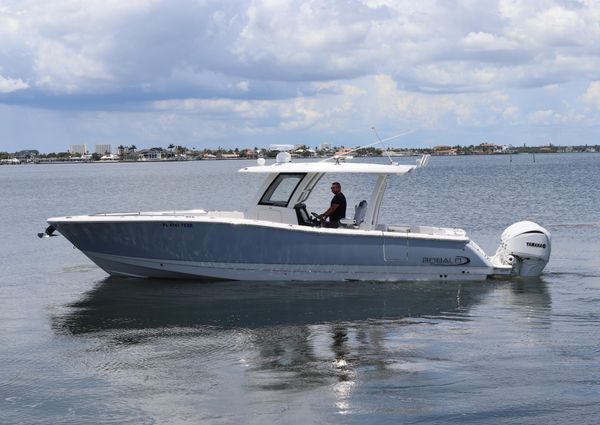 Robalo R360 image