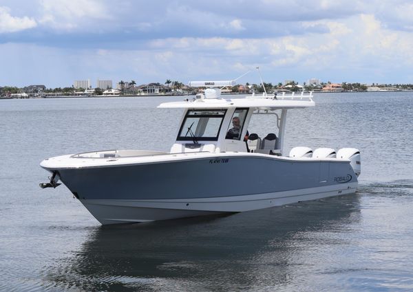 Robalo R360 image