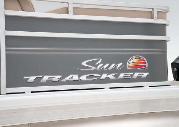 Sun Tracker Party Barge 22 RF XP3 image