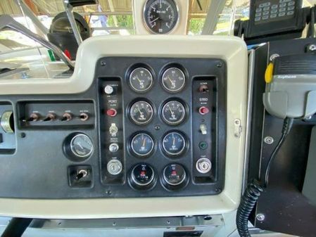 Chris-Craft 42 Commander image