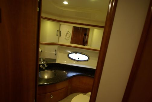 Carver 444 Cockpit Motoryacht image