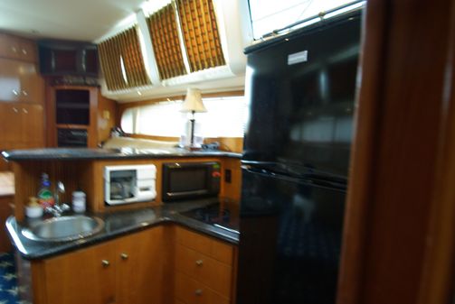 Carver 444 Cockpit Motoryacht image