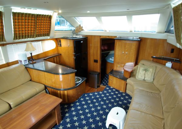 Carver 444 Cockpit Motoryacht image