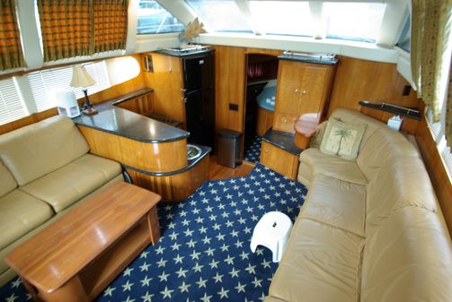 Carver 444 Cockpit Motoryacht image